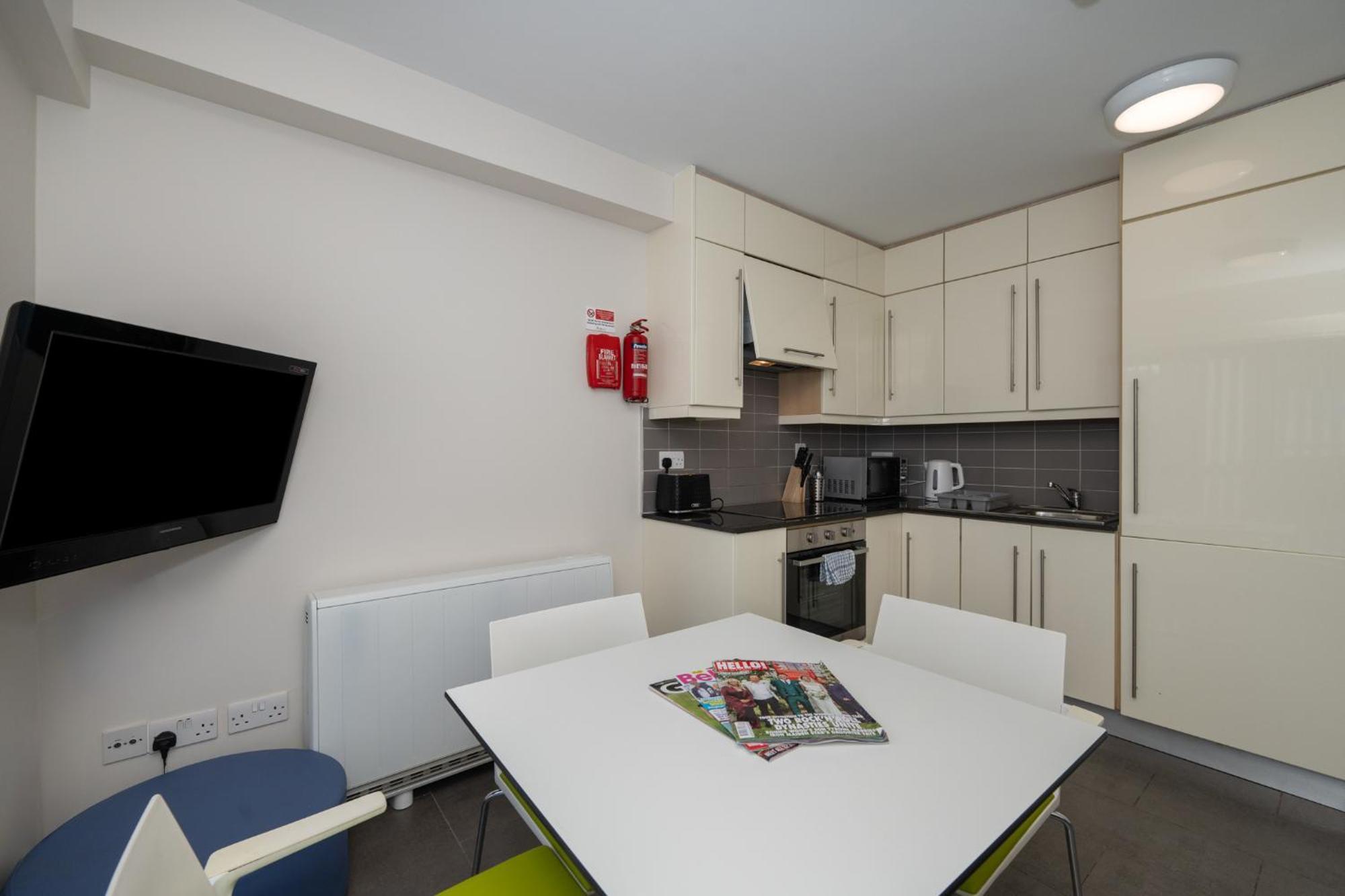 Victoria Lodge - Ucc Summer Beds คอร์ก ภายนอก รูปภาพ